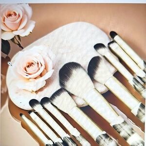 NWT 10 Piece Premium Makeup Synthetic Brush Set